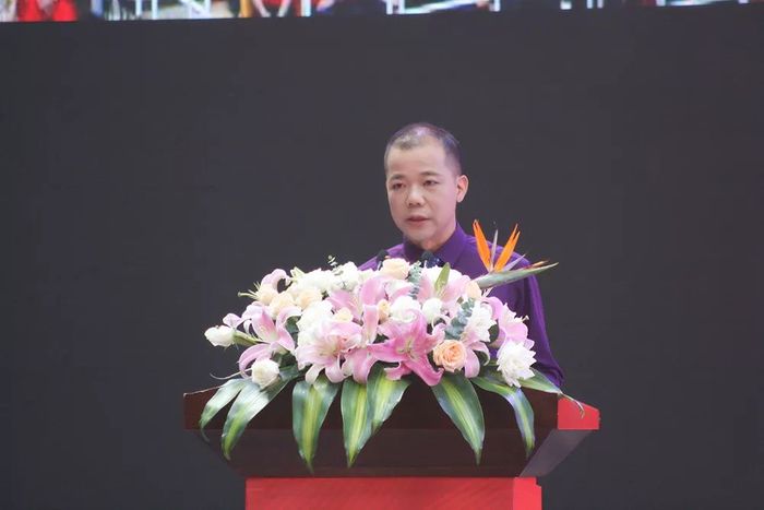 下午14:30颁奖典礼正式开始,万德隆总经理邓福胜致辞 朱庆龙,宋值业